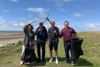 Siemans staff on a beach clean
