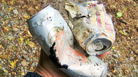 Shredded aluminium cans