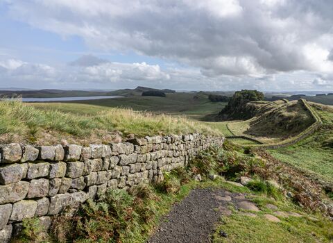 Cuddys Crag's Broomlee Lough & Sewingshield Crags © James Silson